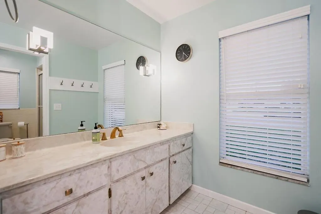 Holiday home Beautiful Oak View Manor - Siesta & Legacy Trail *