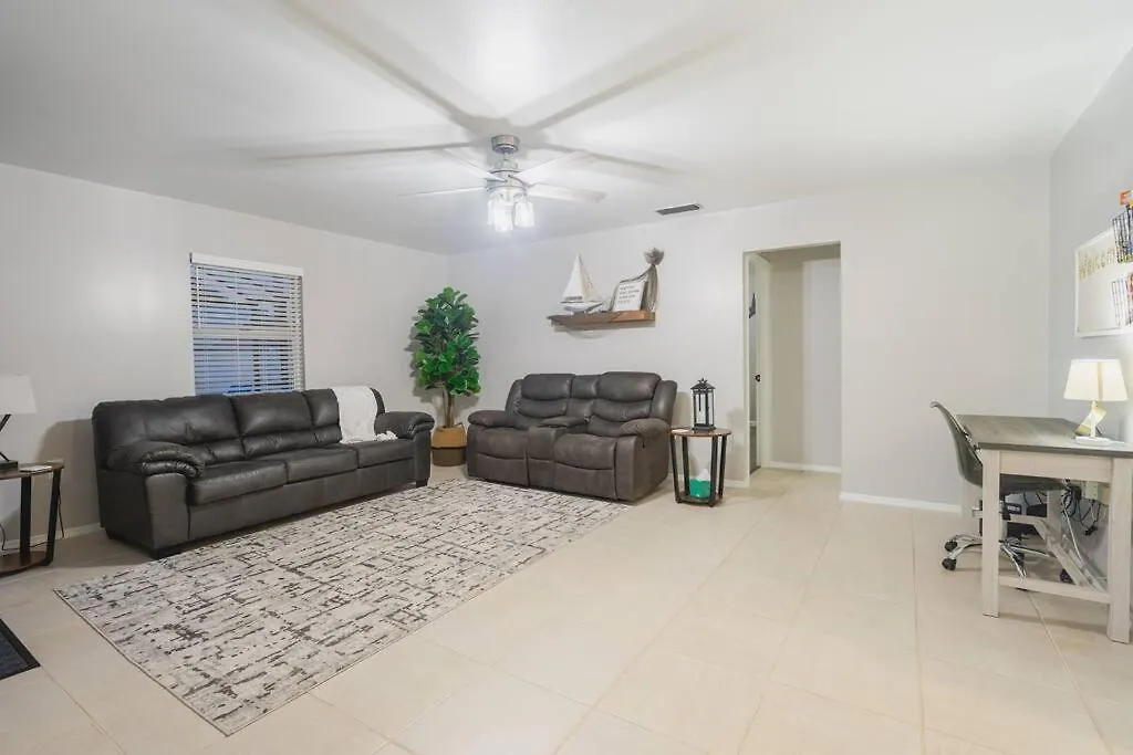 Holiday home Beautiful Oak View Manor - Siesta & Legacy Trail