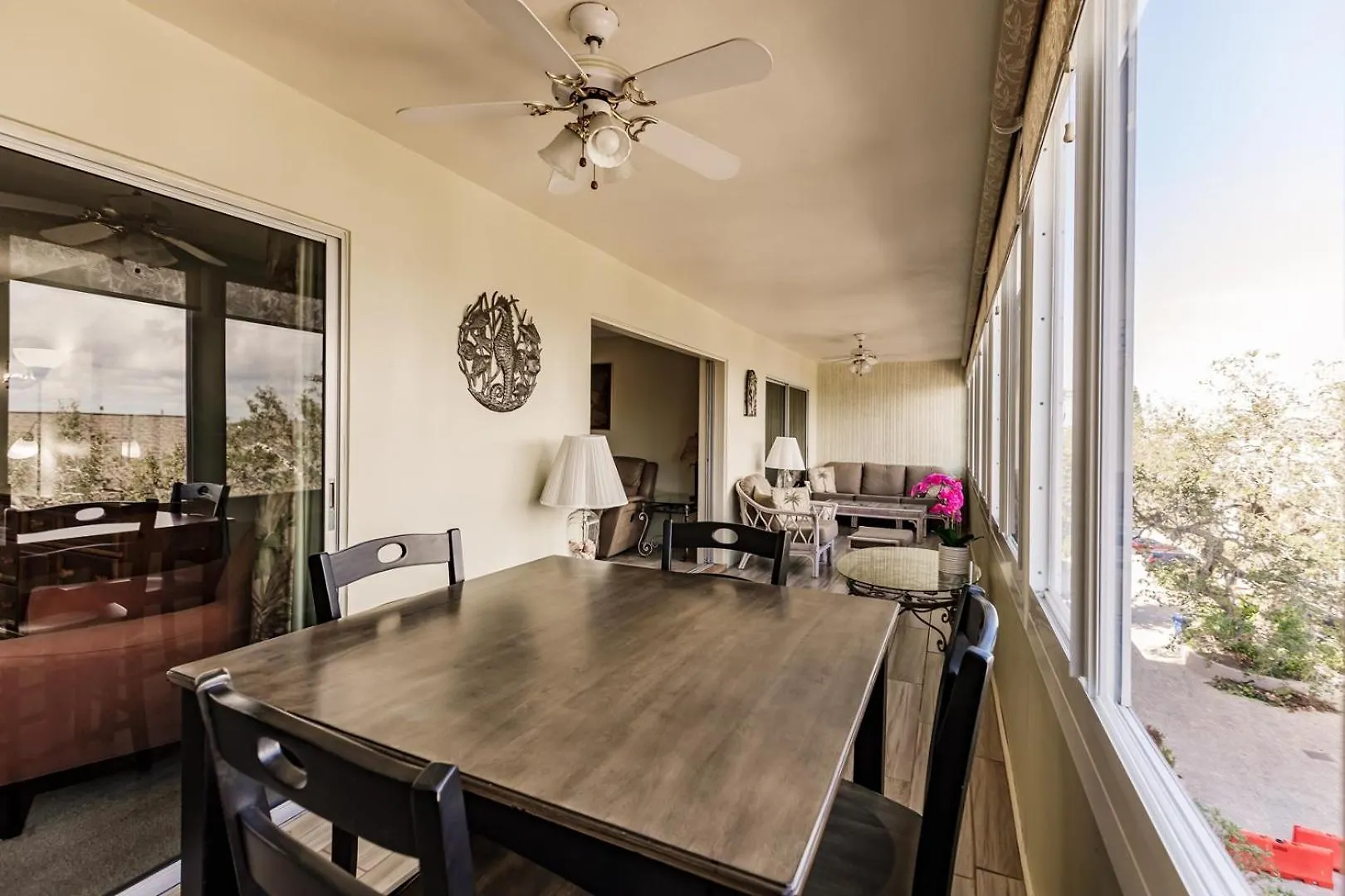 1255-306 Stroll To Warm Bay Breezes