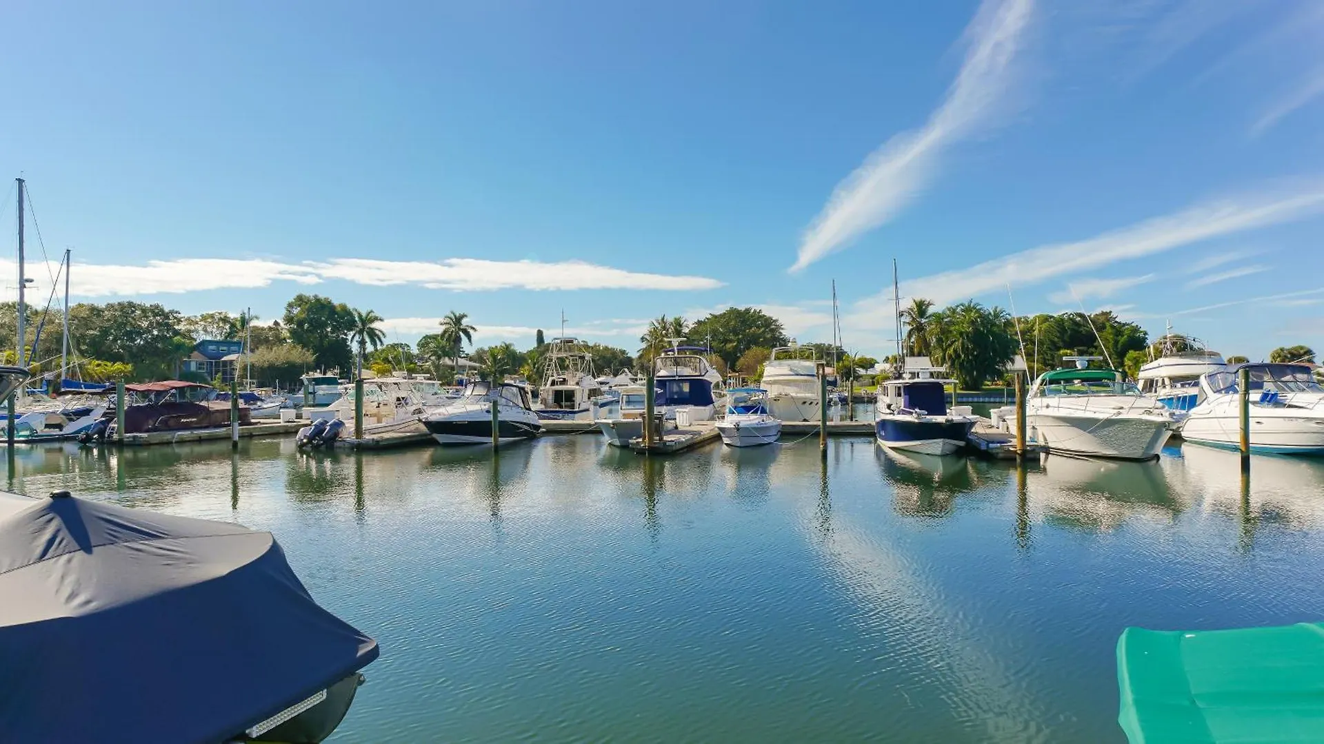 Aparthotel All-new, Heated Pool, Tiki Bar & Grill, Great Wifi Sarasota