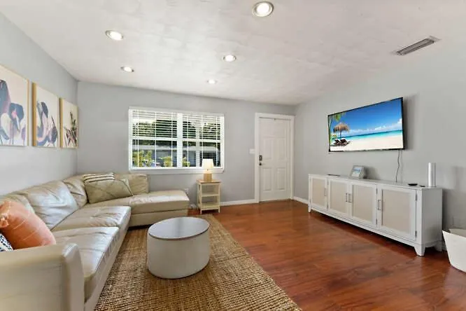 10 Min Lido Key ~coastal Hideout *
