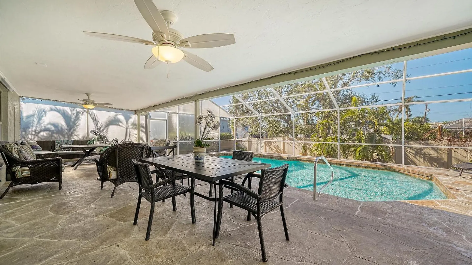 Short Walk To Beach, Restaurants, Bars, Fun & * Sarasota