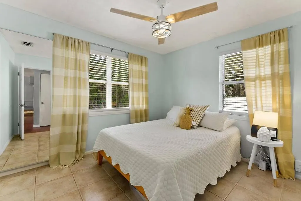10 Min Lido Key ~coastal Hideout Holiday home Sarasota