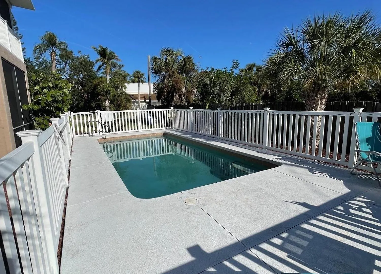 Apartment Gorgeous With Pool View In Walking Distance To Siesta Key Beaches *