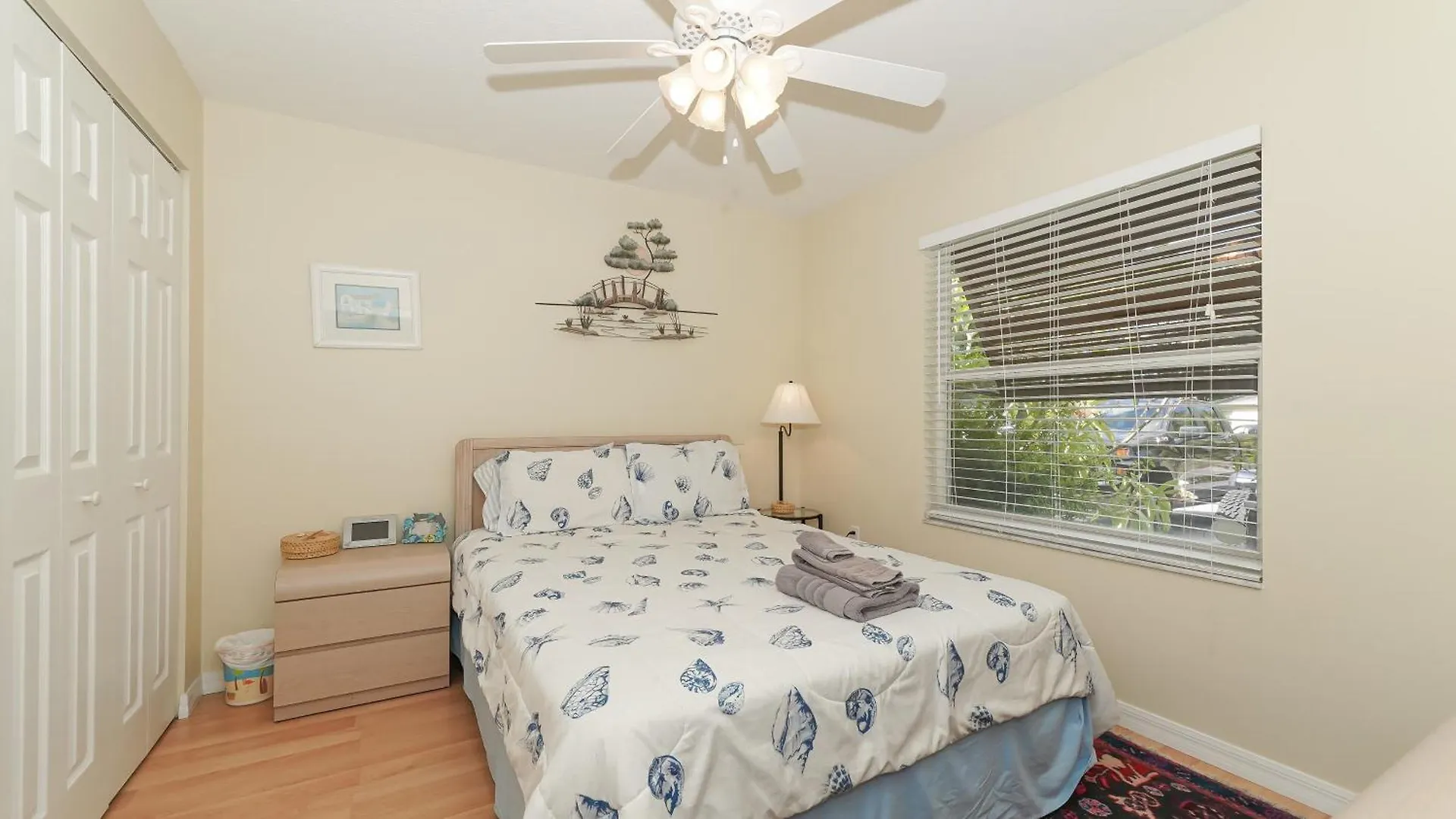 Close To Beaches, Downtown, Restaurants & Parks!