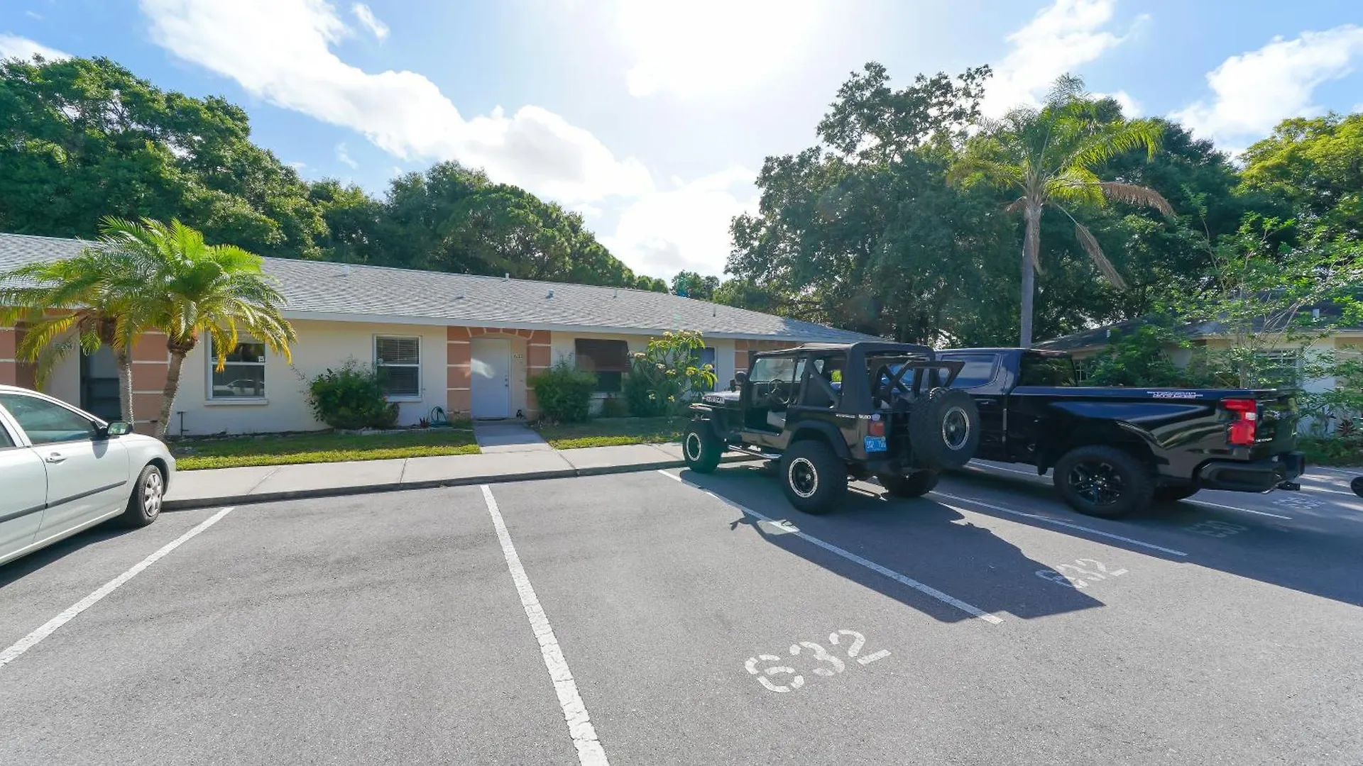 Close To Beaches, Downtown, Restaurants & Parks! Apartment *