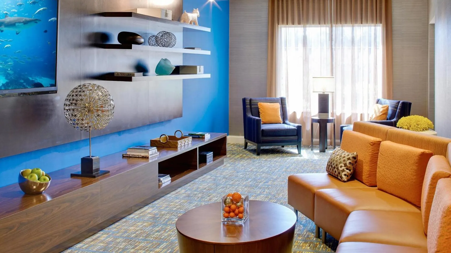 Courtyard By Marriott At Town Center