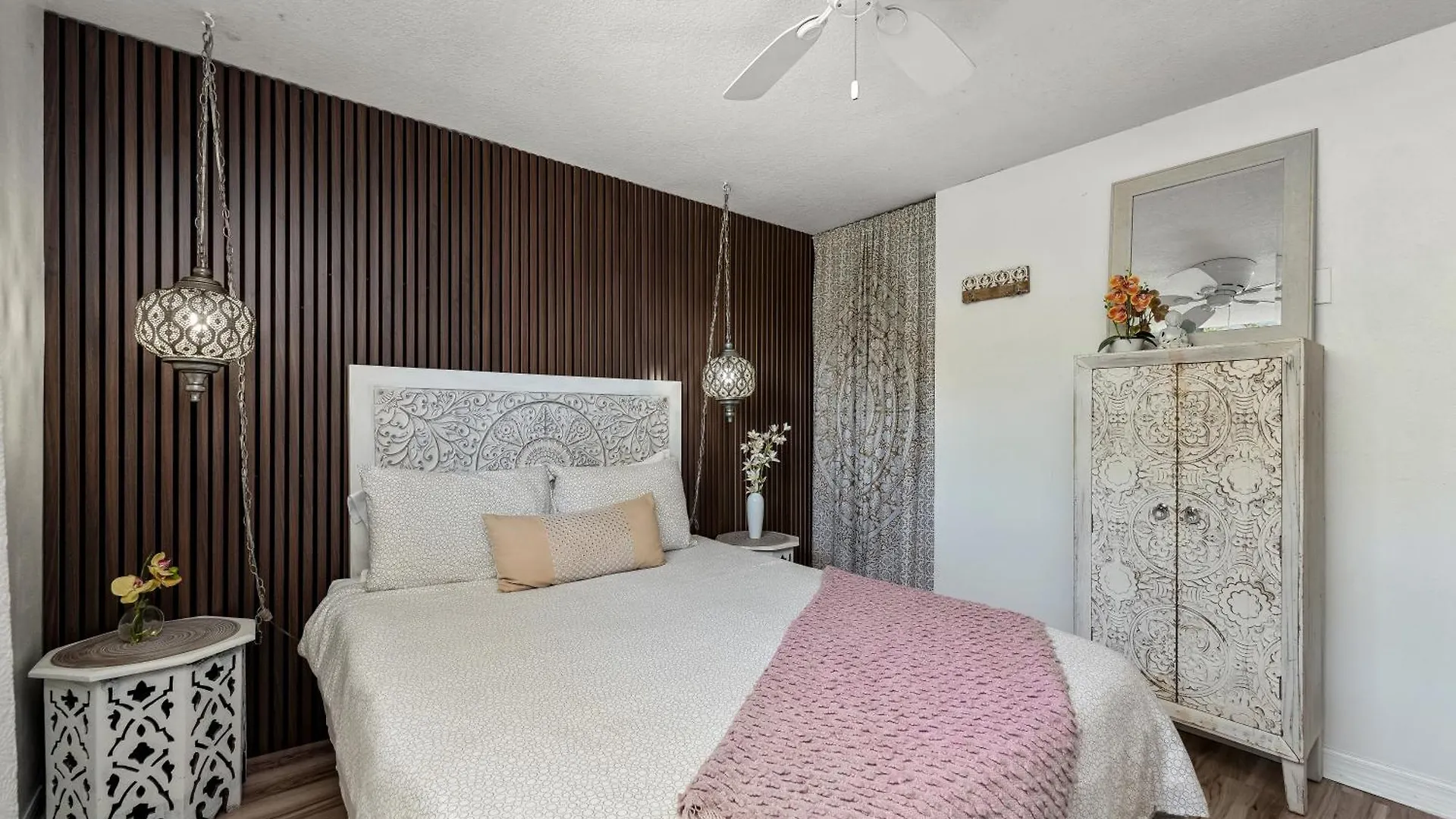 Apartment Luxury Zen Den With Heated Pool Just Off Siesta Key Sarasota