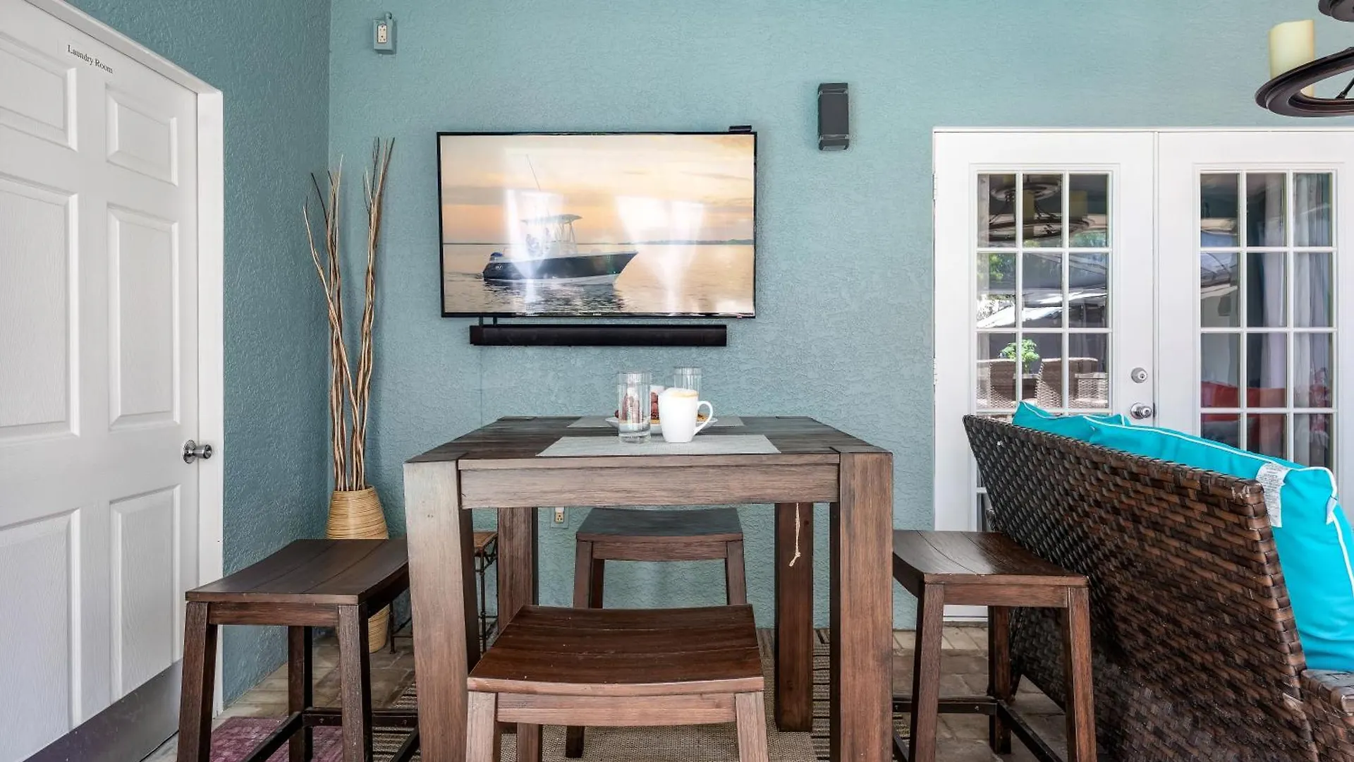 Apartment Luxury Zen Den With Heated Pool Just Off Siesta Key Sarasota