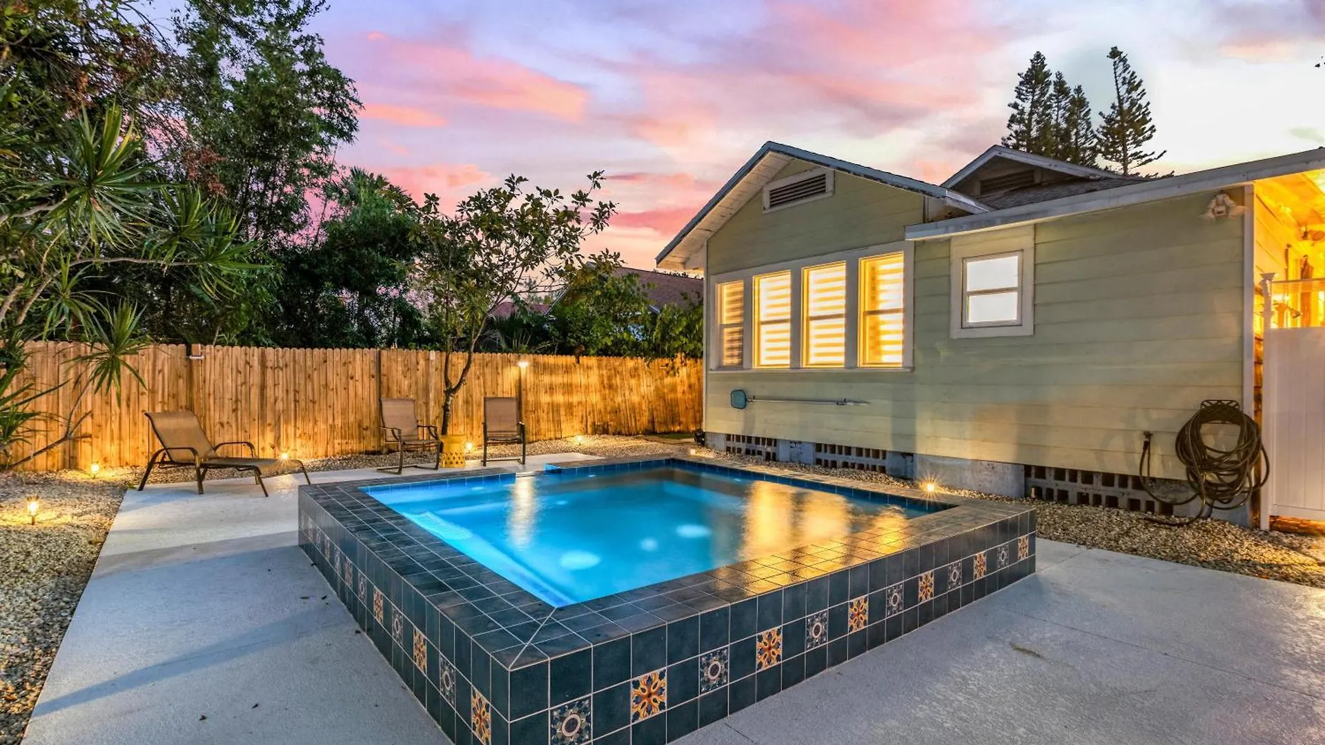 - 1745 Holiday home *