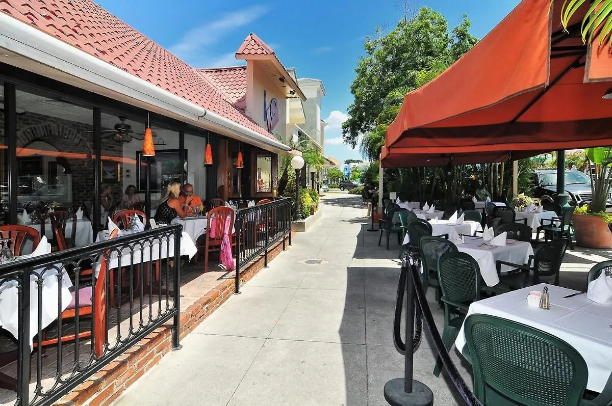 Walkable To Beach, Restaurants, Entertainment! Apartment
