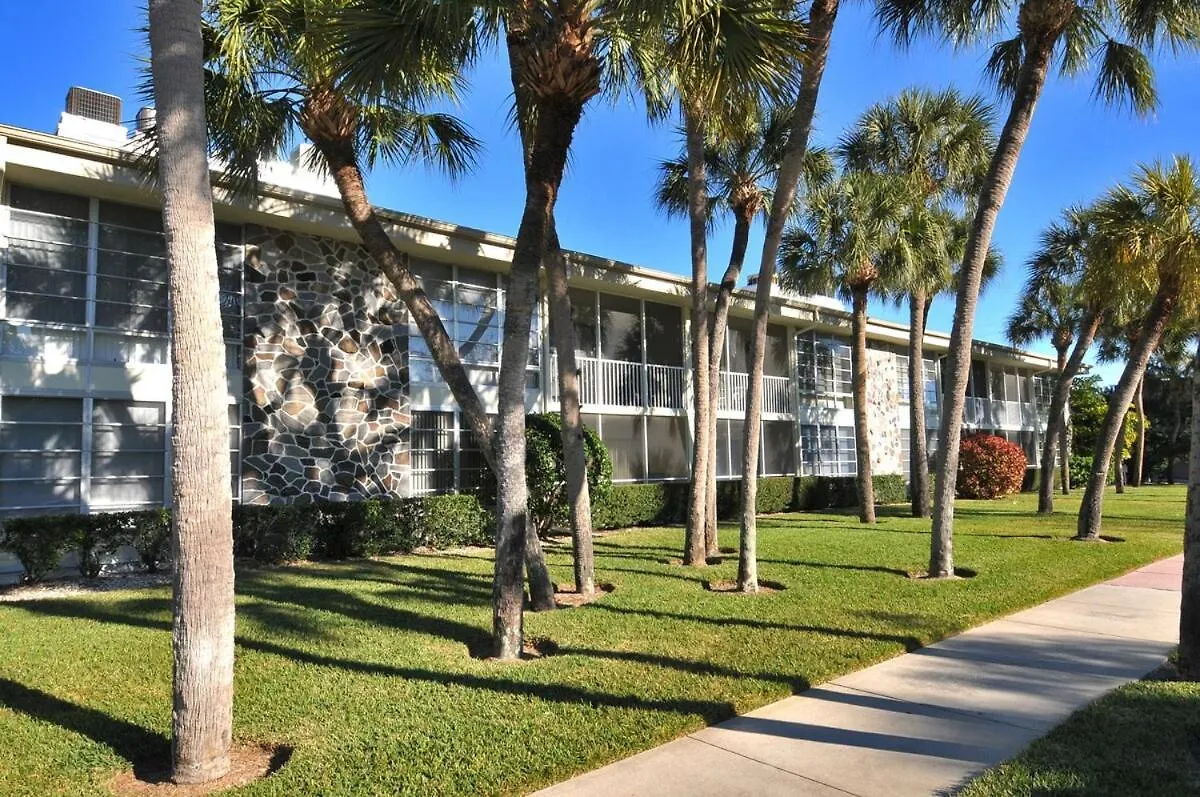 Walkable To Beach, Restaurants, Entertainment! Apartment