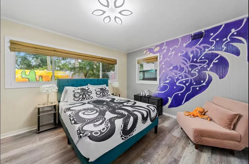 Trendy & Relaxing - Close To - Pool - Hot Tub Apartment Sarasota