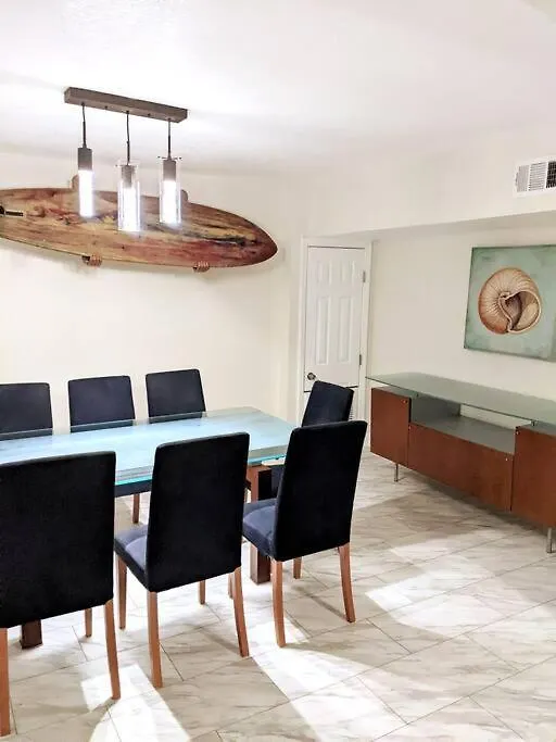 Group Vacation Home- Pool Table, Hot Tub, Fire Pit