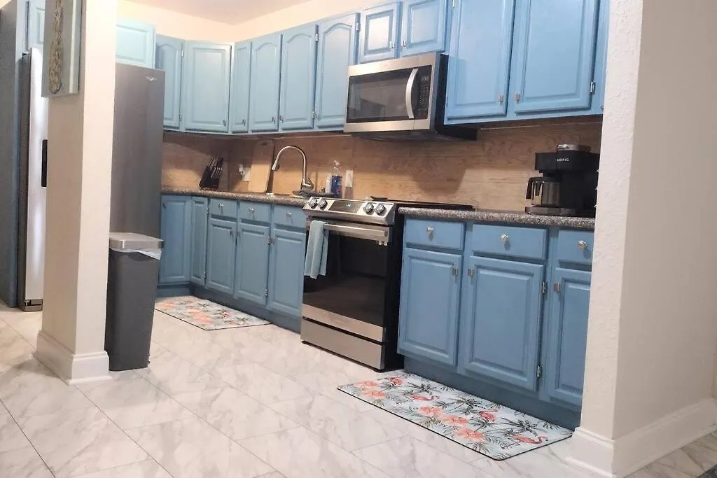 Holiday home Group Vacation Home- Pool Table, Hot Tub, Fire Pit Sarasota