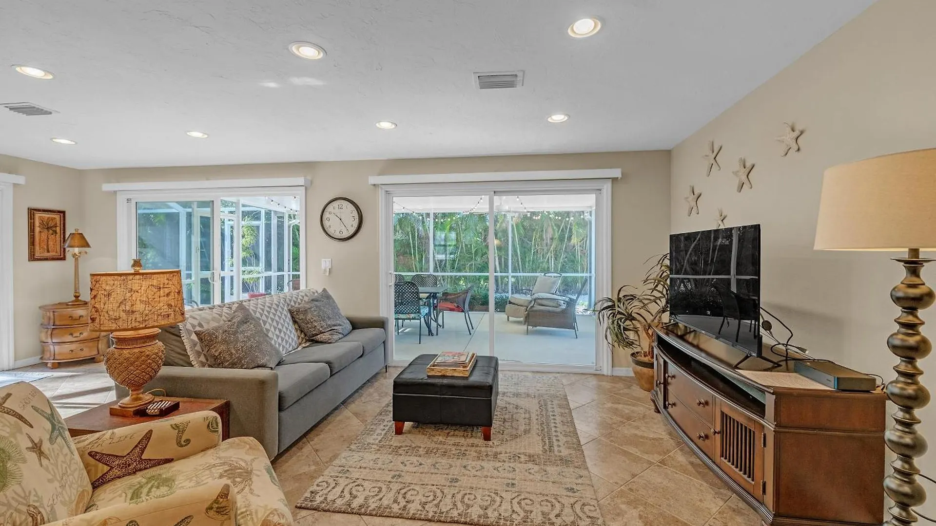 Comfy With Heated Pool Near Siesta Key Holiday home *