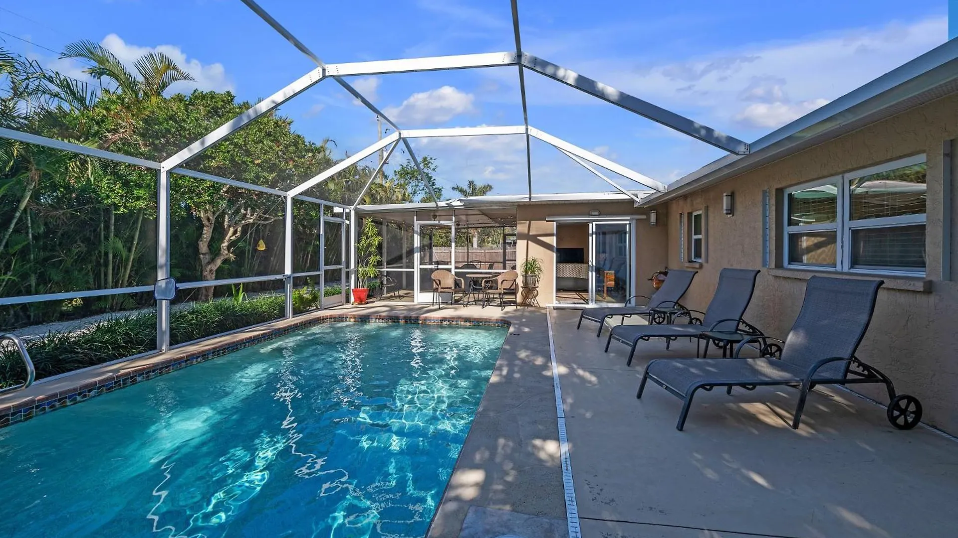 Comfy With Heated Pool Near Siesta Key