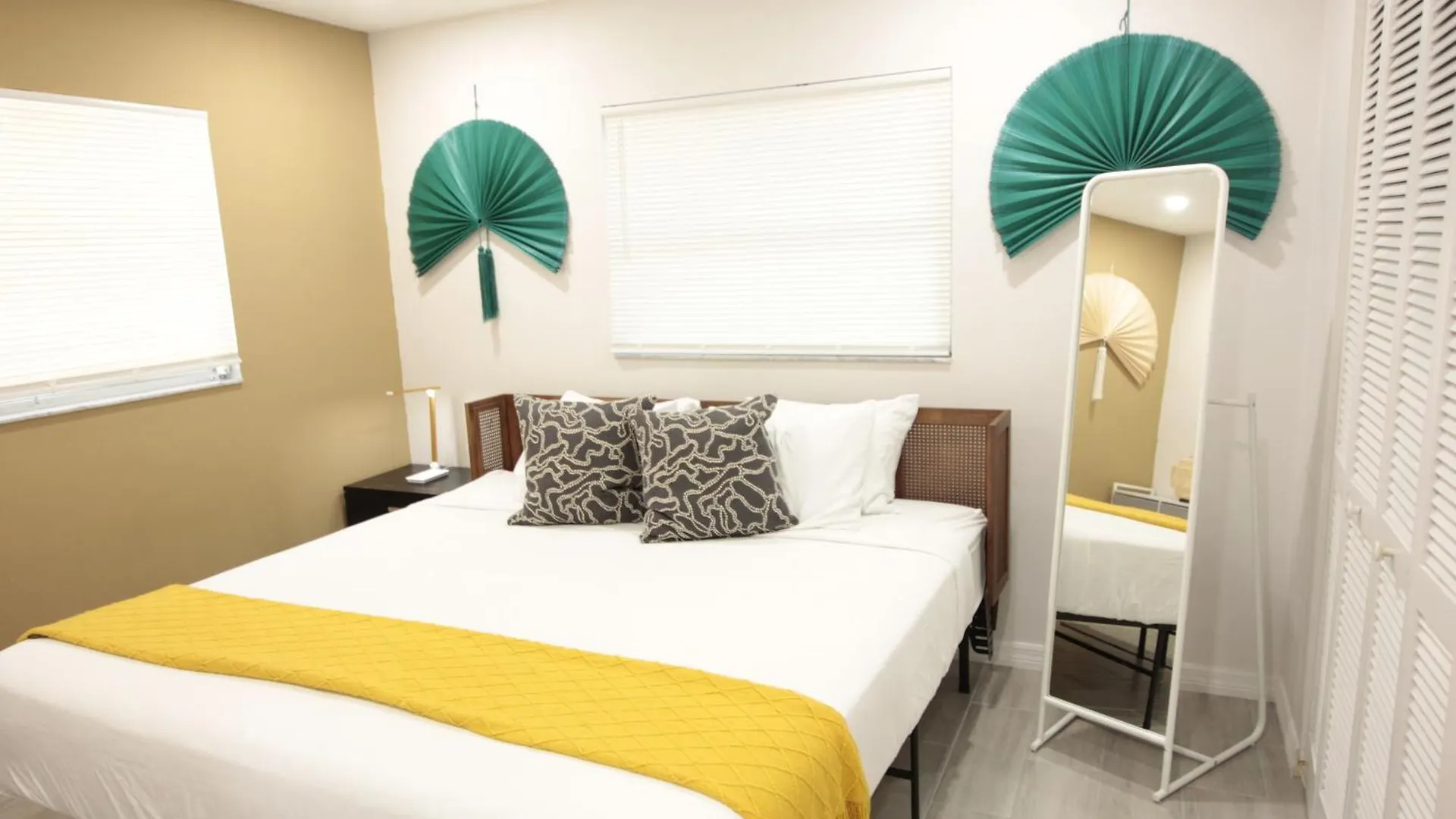 2 King Beds Airport Ballet 度假居 *