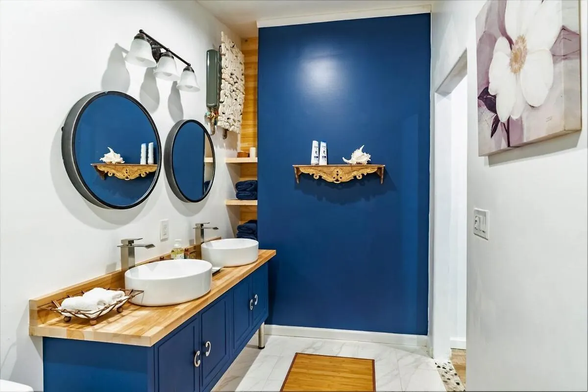 The Sapphire * Sarasota