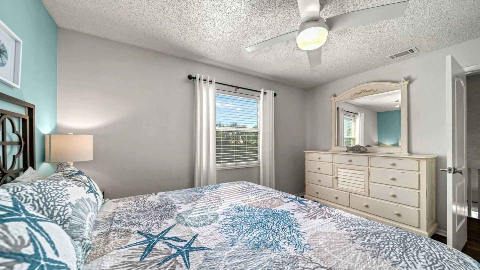 Coastal Haven Holiday home