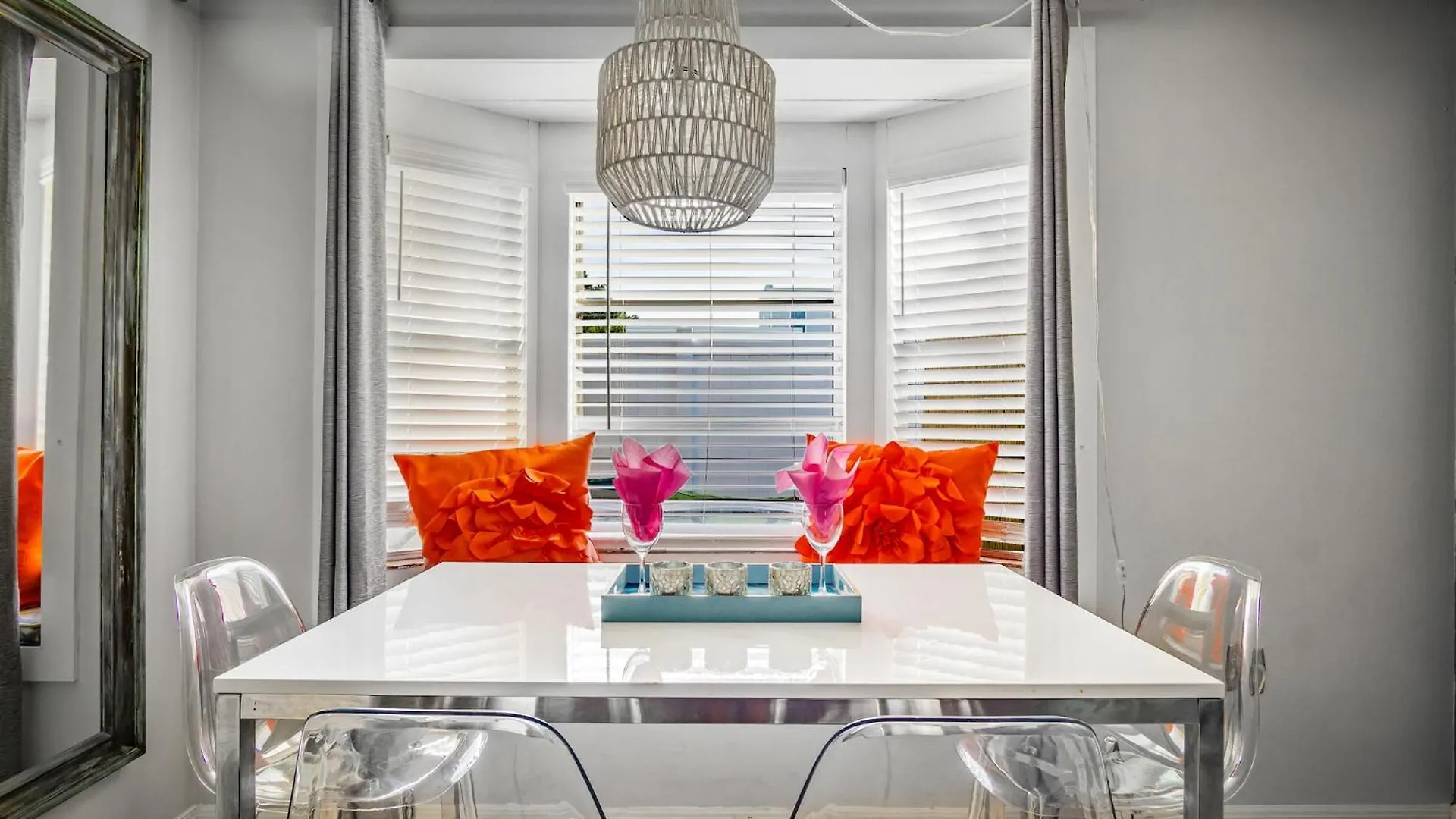 With Heated Pool Just Off Siesta Key *