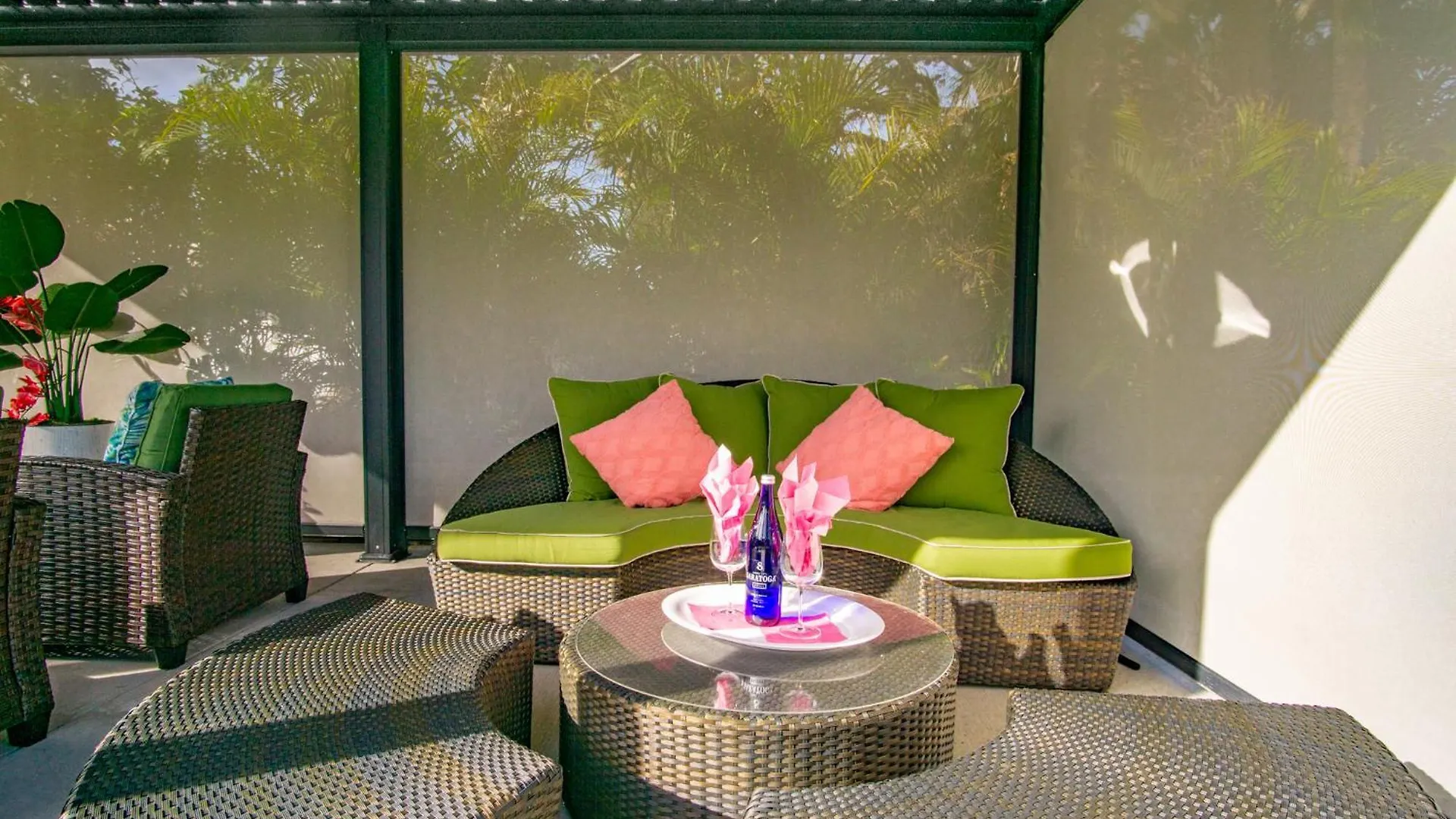 Apartment Luxury Zen Den With Heated Pool Just Off Siesta Key Sarasota