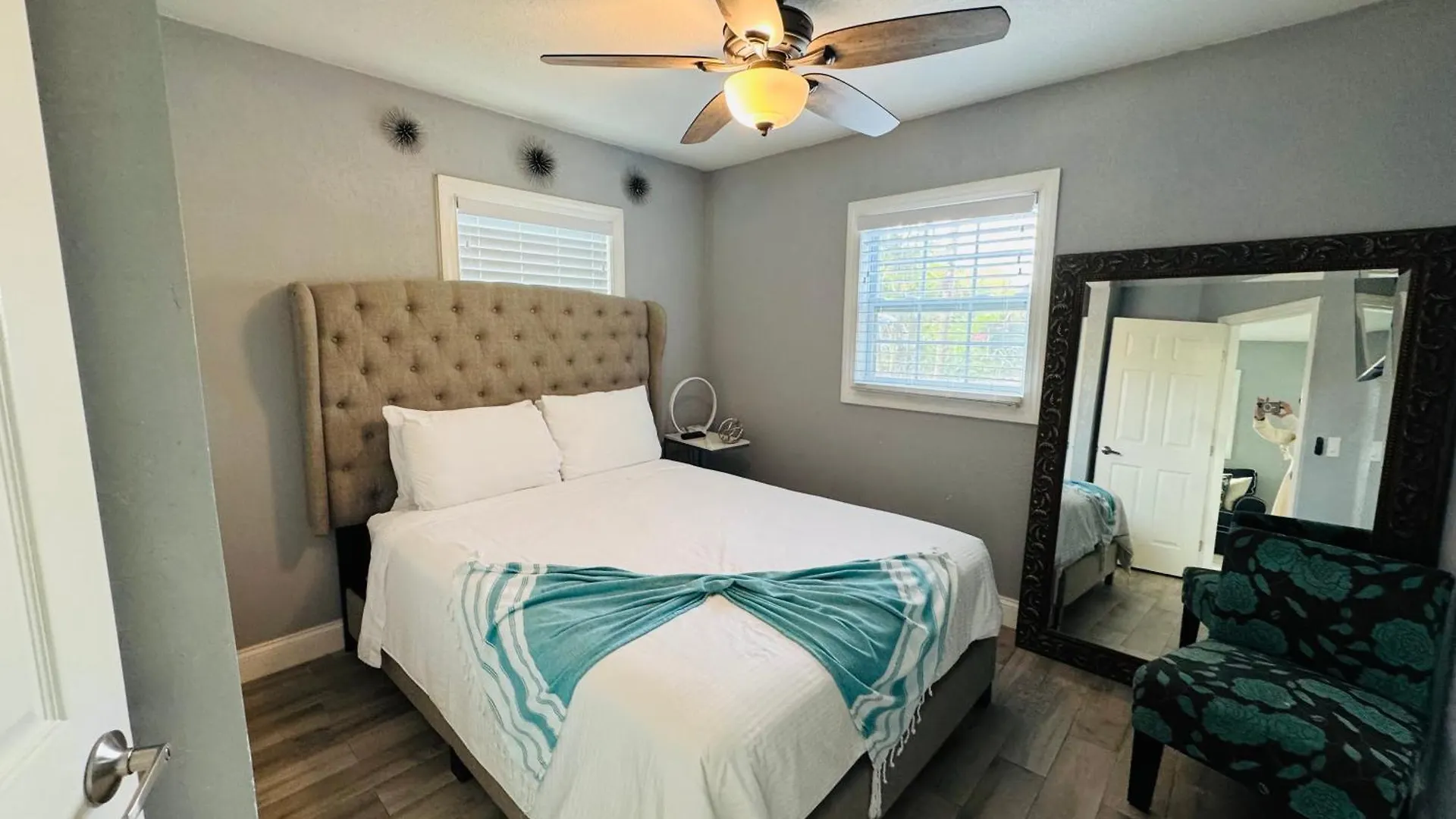 Paradise Heated Pool Near Img & Siesta Key Holiday home *