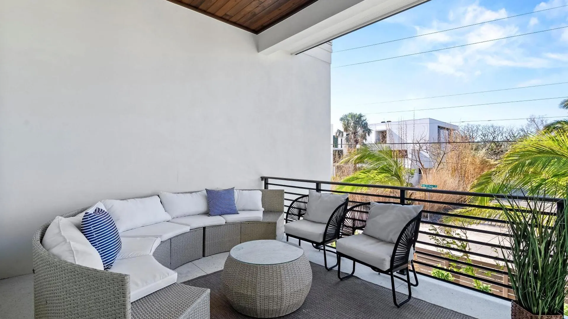 Point Of Paradise - 7007 Holiday home *