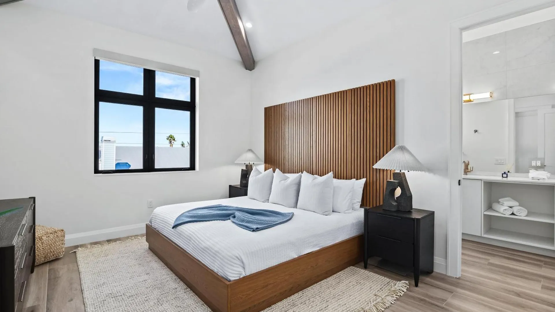 Point Of Paradise - 7007 Holiday home