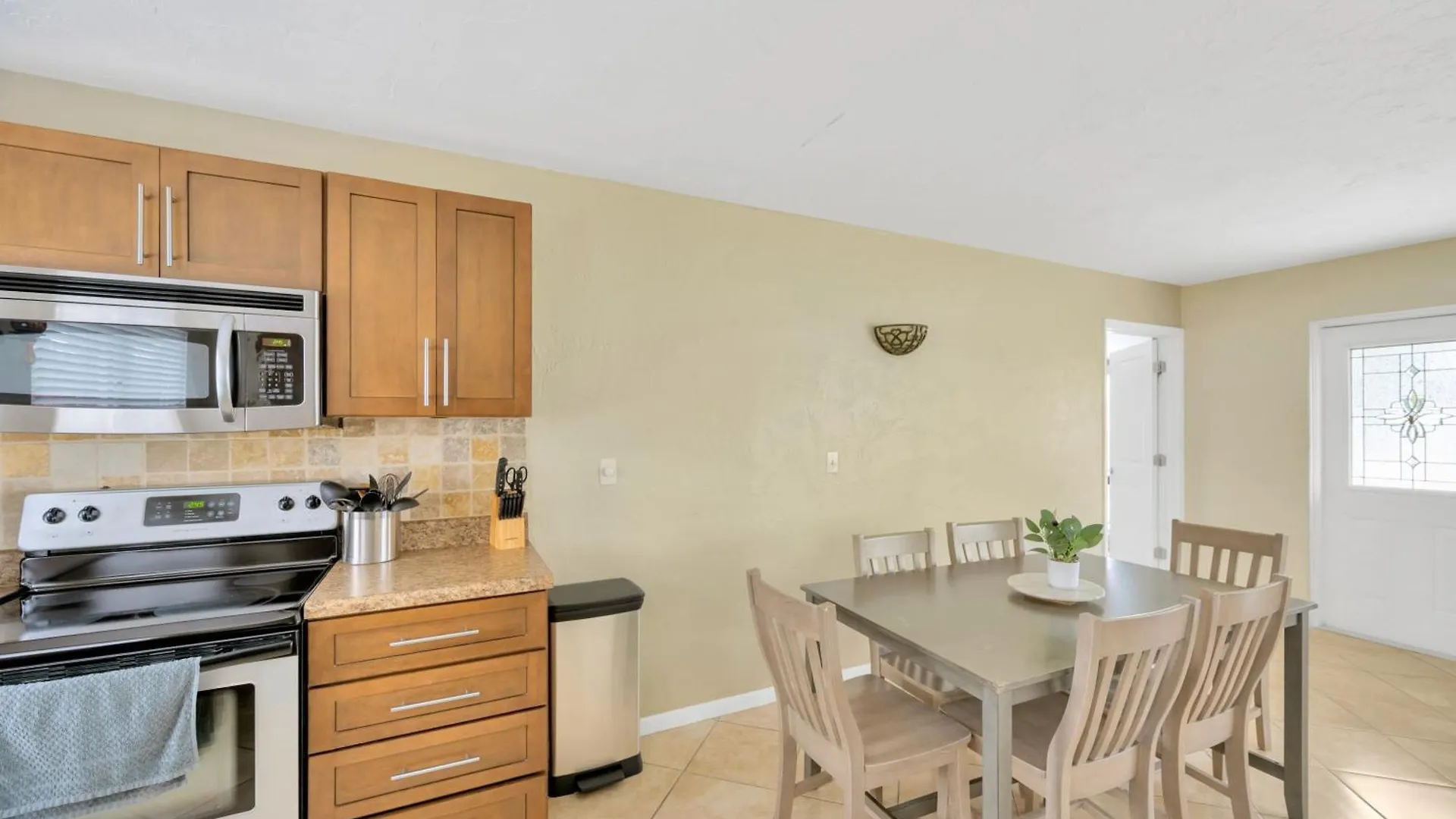 度假居 Remodel House With Heated Pool, Patio And Gas Grill!