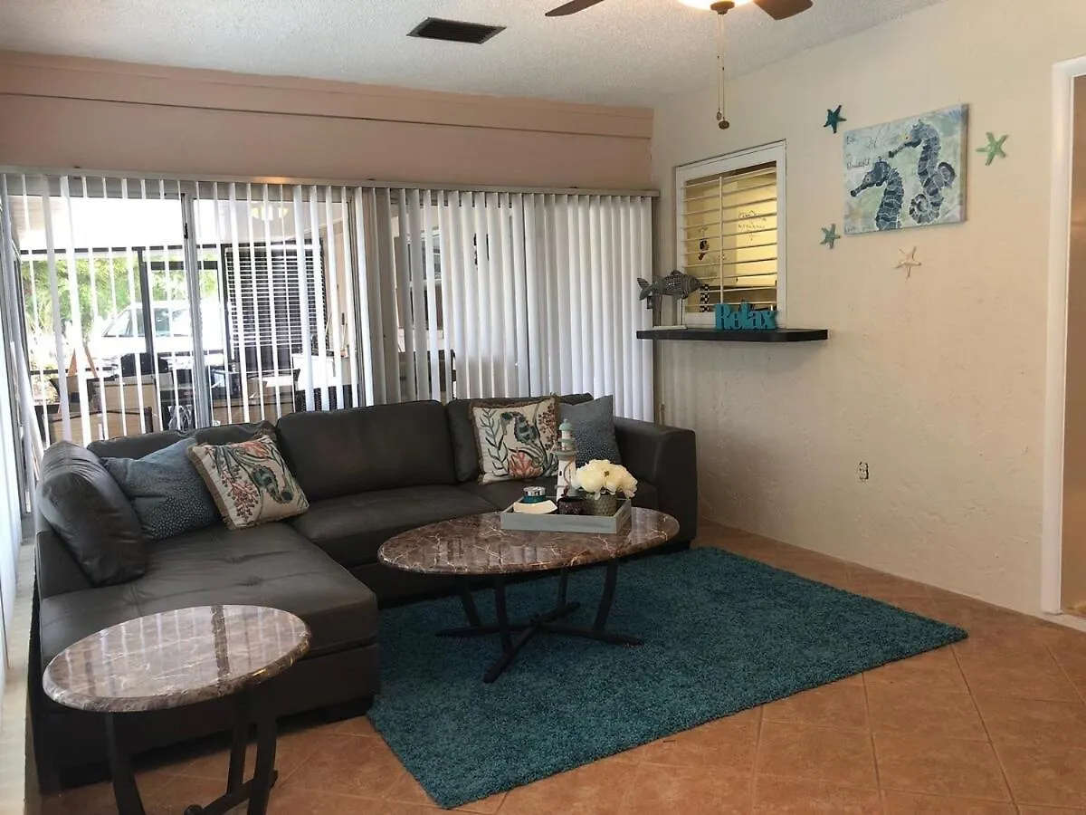 Spacious 2bedroom - 2bathroom House - 5 Min To Siesta Key With Heated Pool *