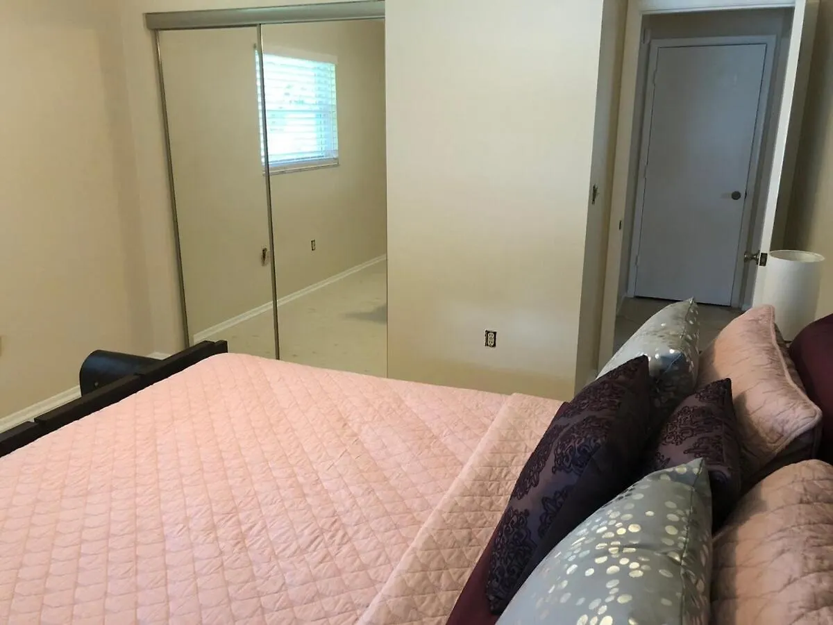 Spacious 2bedroom - 2bathroom House - 5 Min To Siesta Key With Heated Pool * Sarasota