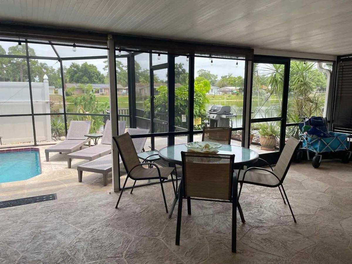 Holiday home Spacious 2bedroom - 2bathroom House - 5 Min To Siesta Key With Heated Pool