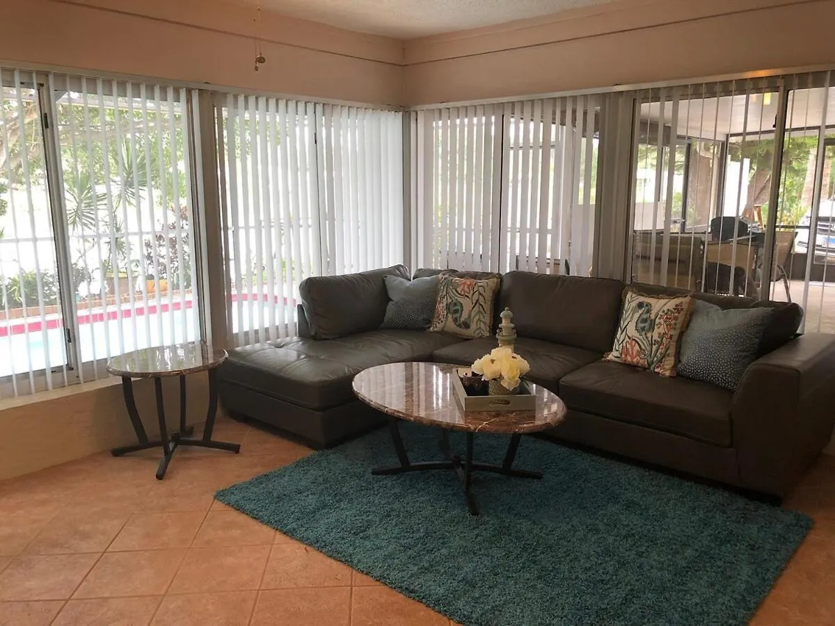 Spacious 2bedroom - 2bathroom House - 5 Min To Siesta Key With Heated Pool