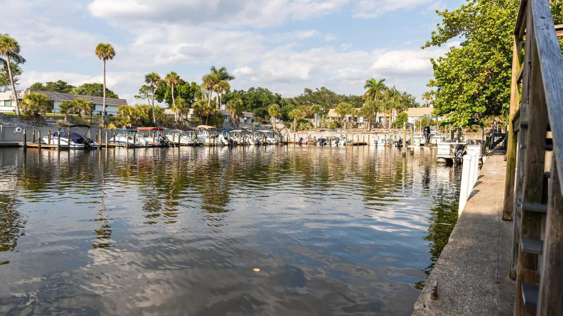 3 Bed, 3 Bath, Pool With Boat Dock * Sarasota