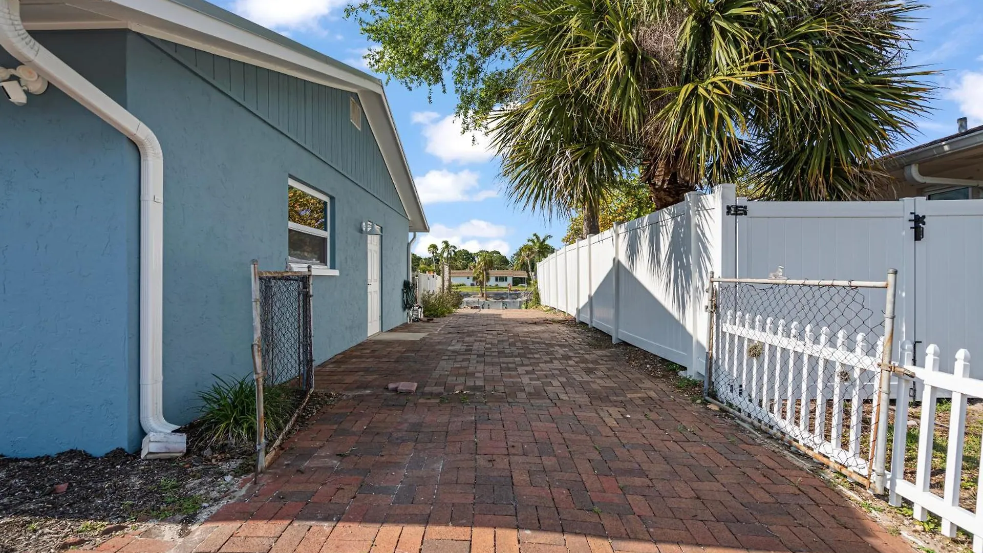 Villa 3 Bed, 3 Bath, Pool With Boat Dock *