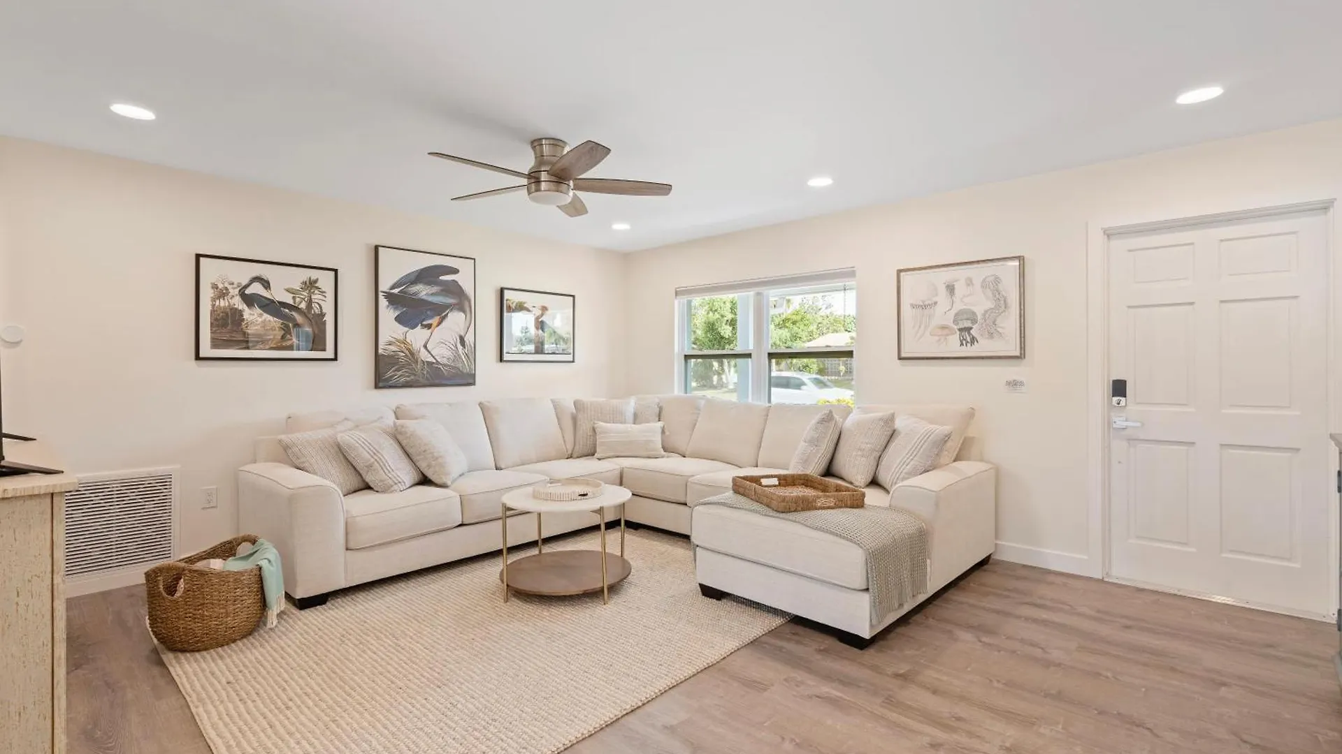 3 Bed, 3 Bath, Pool With Boat Dock Sarasota