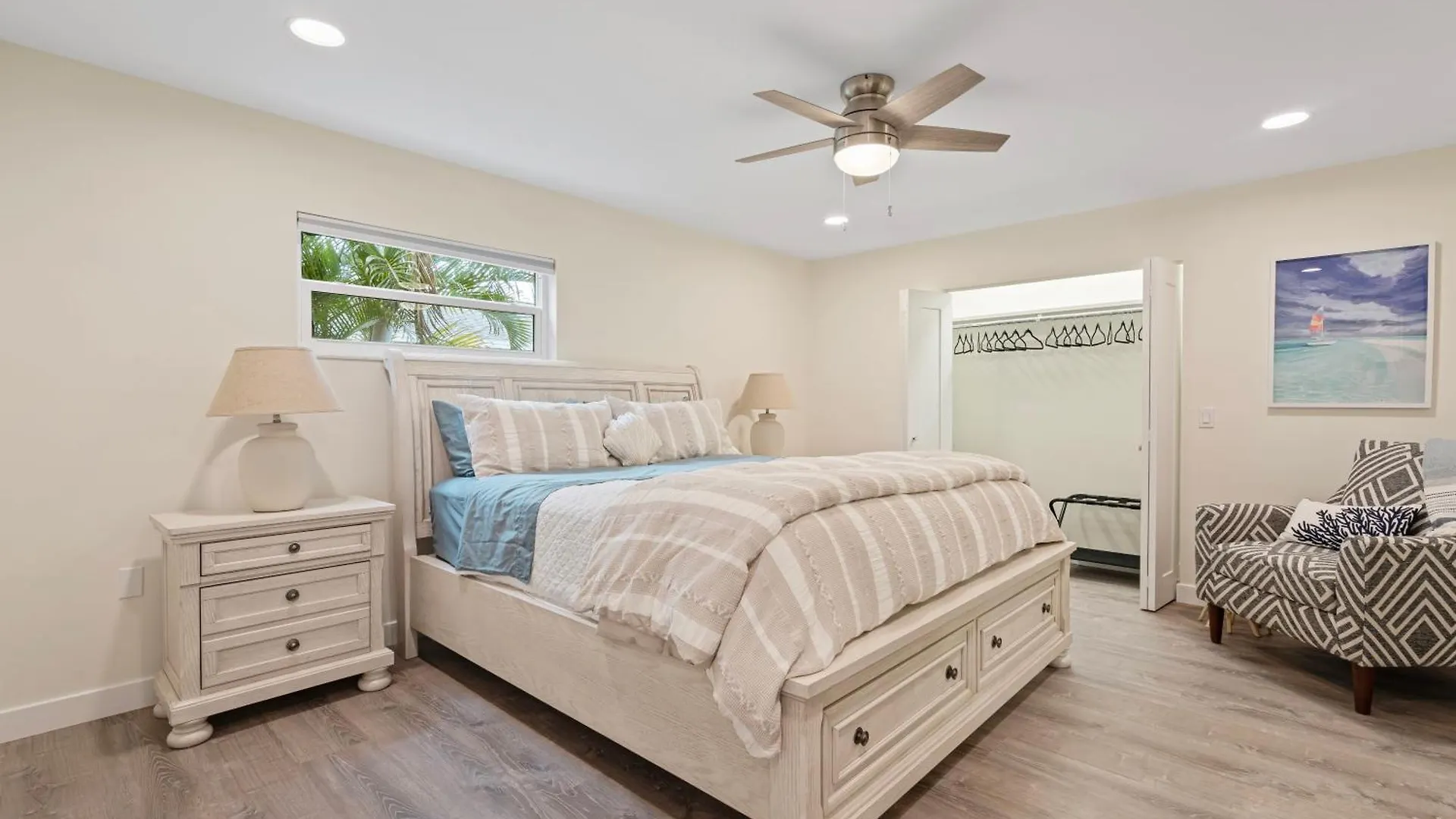 3 Bed, 3 Bath, Pool With Boat Dock Villa Sarasota