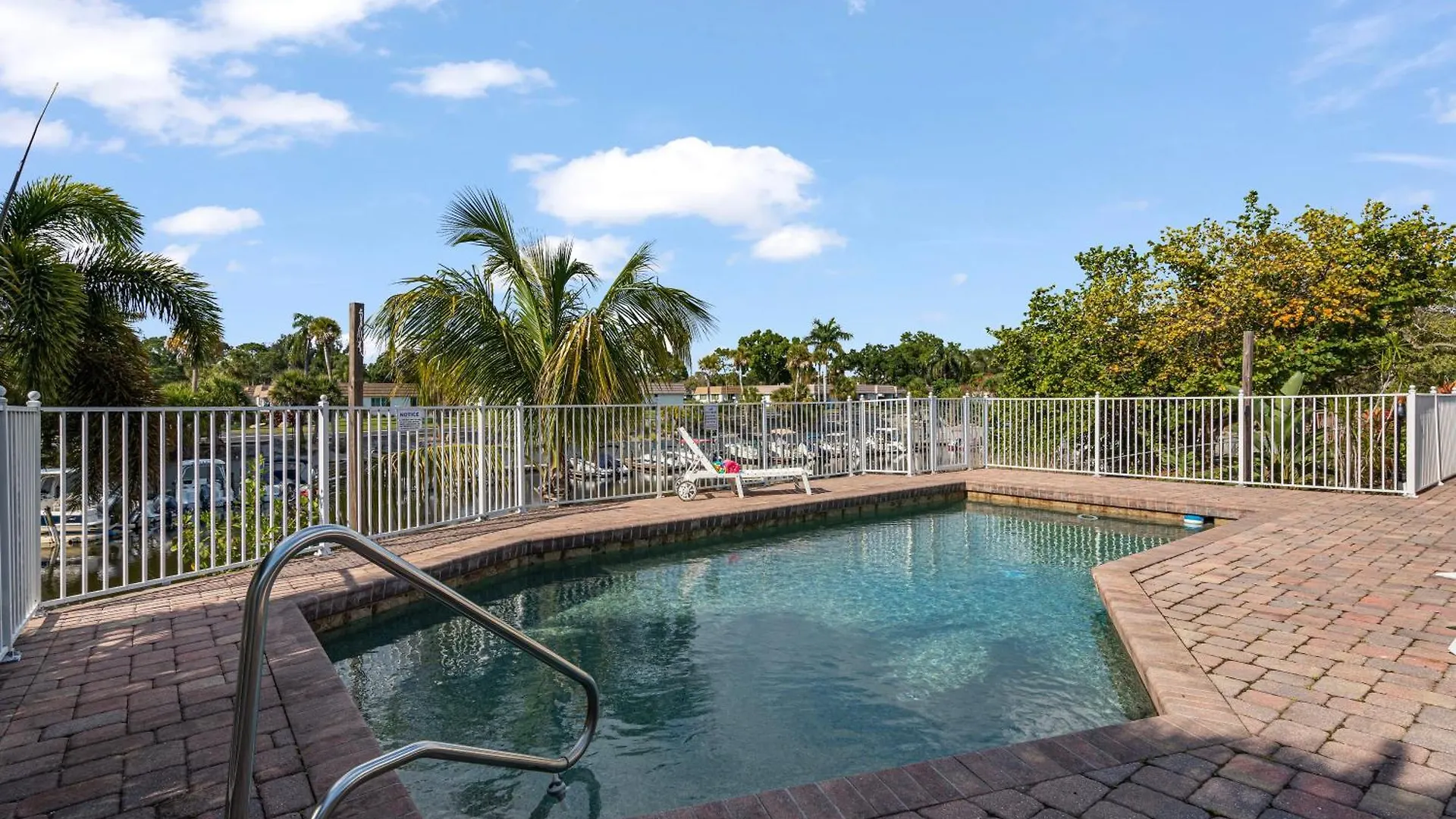 3 Bed, 3 Bath, Pool With Boat Dock *