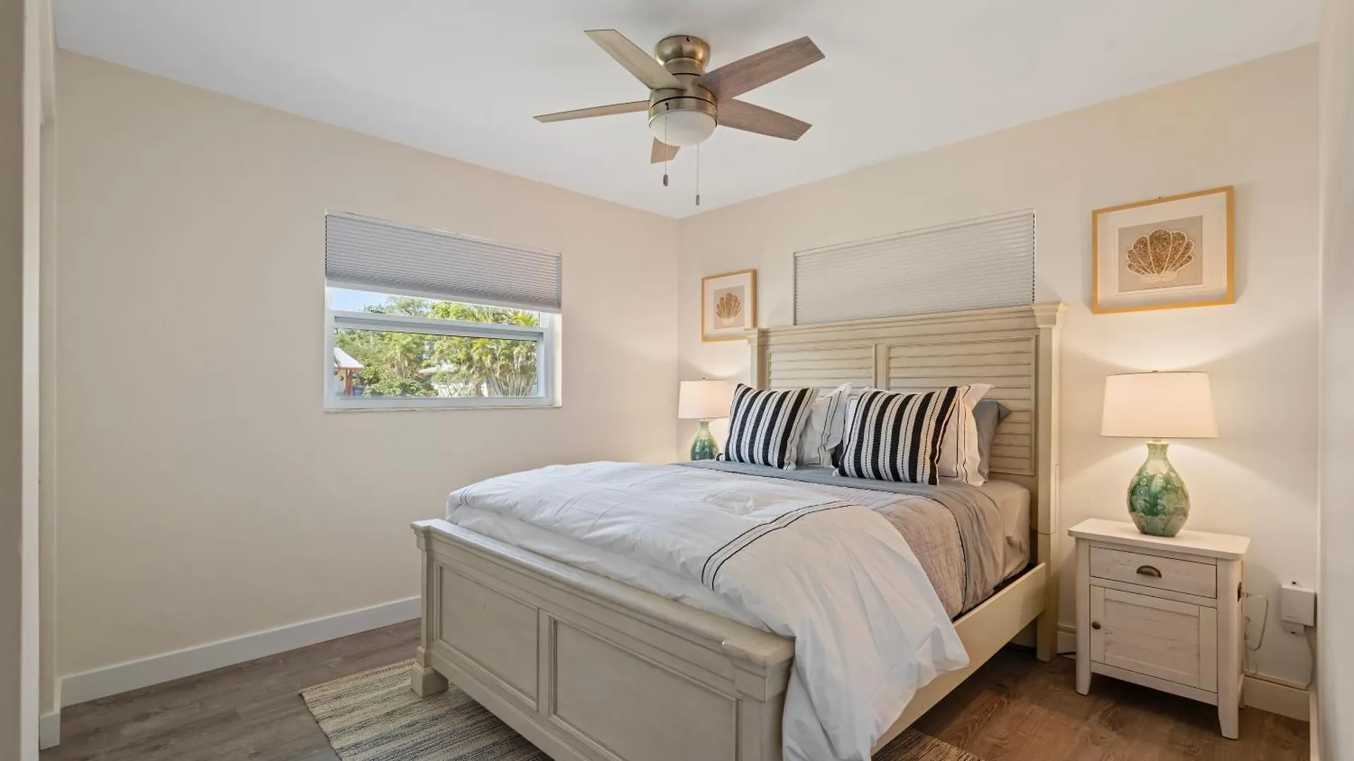 3 Bed, 3 Bath, Pool With Boat Dock Sarasota