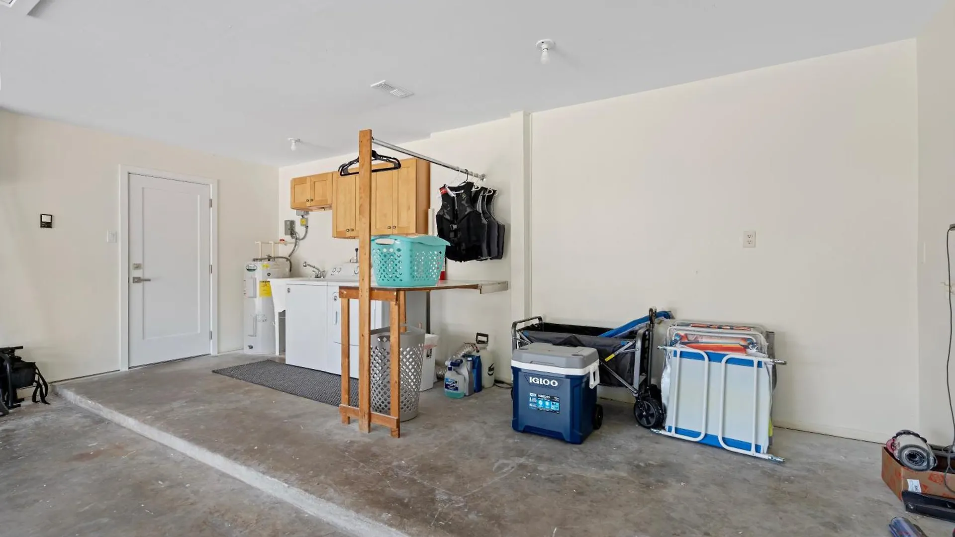 3 Bed, 3 Bath, Pool With Boat Dock Villa Sarasota