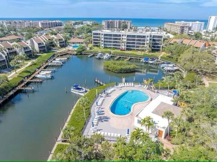 Charming 2br Lagoon-view Steps To Siesta Key