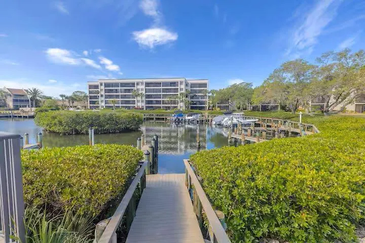 Charming 2br Lagoon-view Steps To Siesta Key *