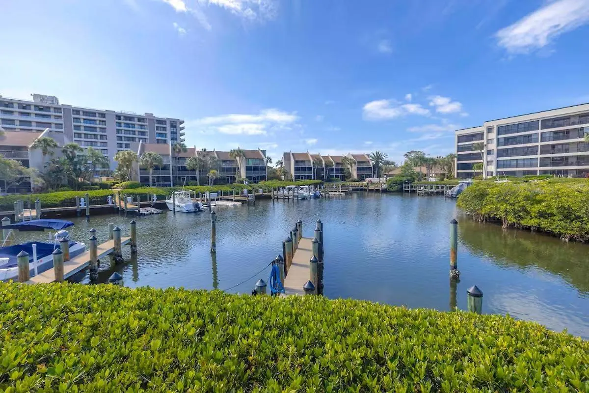 Charming 2br Lagoon-view Steps To Siesta Key * Sarasota