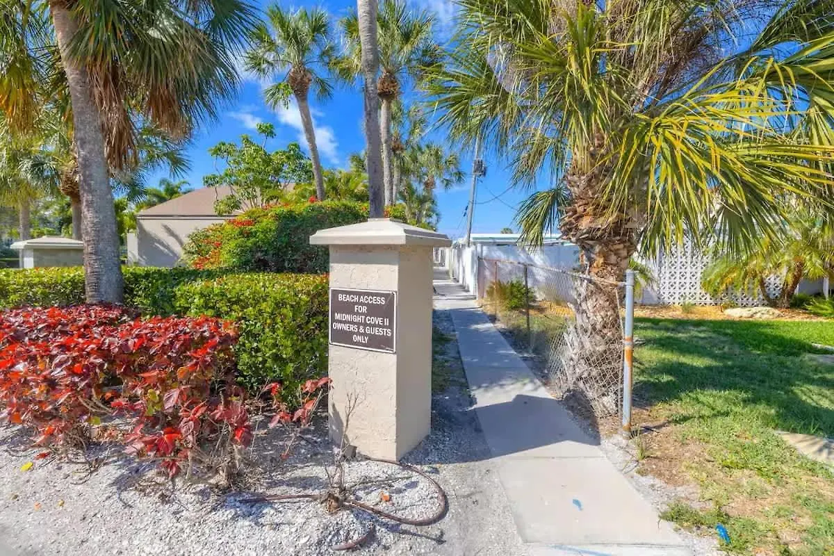 Charming 2br Lagoon-view Steps To Siesta Key * Sarasota