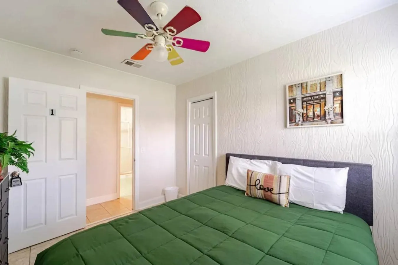 Pvt In Shared Near Sarasota