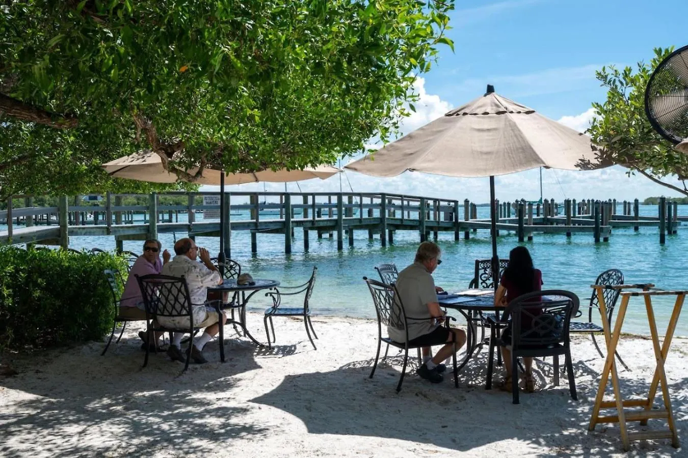 Country house Quiet Walk To Siesta Key Relax Or Work Sarasota