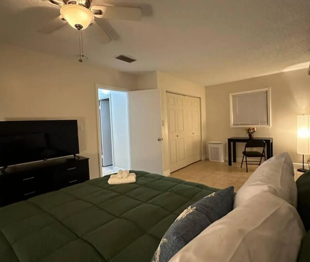 Quiet Walk To Siesta Key Relax Or Work Country house *