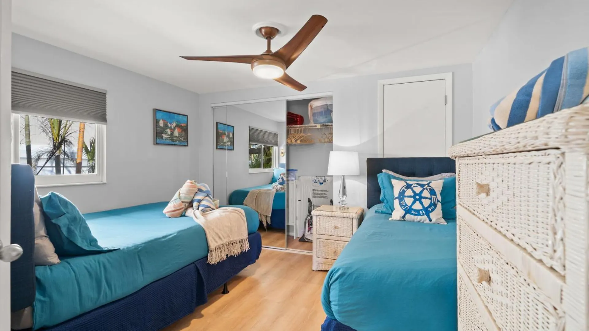 Bayside Escape-condo W Dock Pool And Near Sarasota