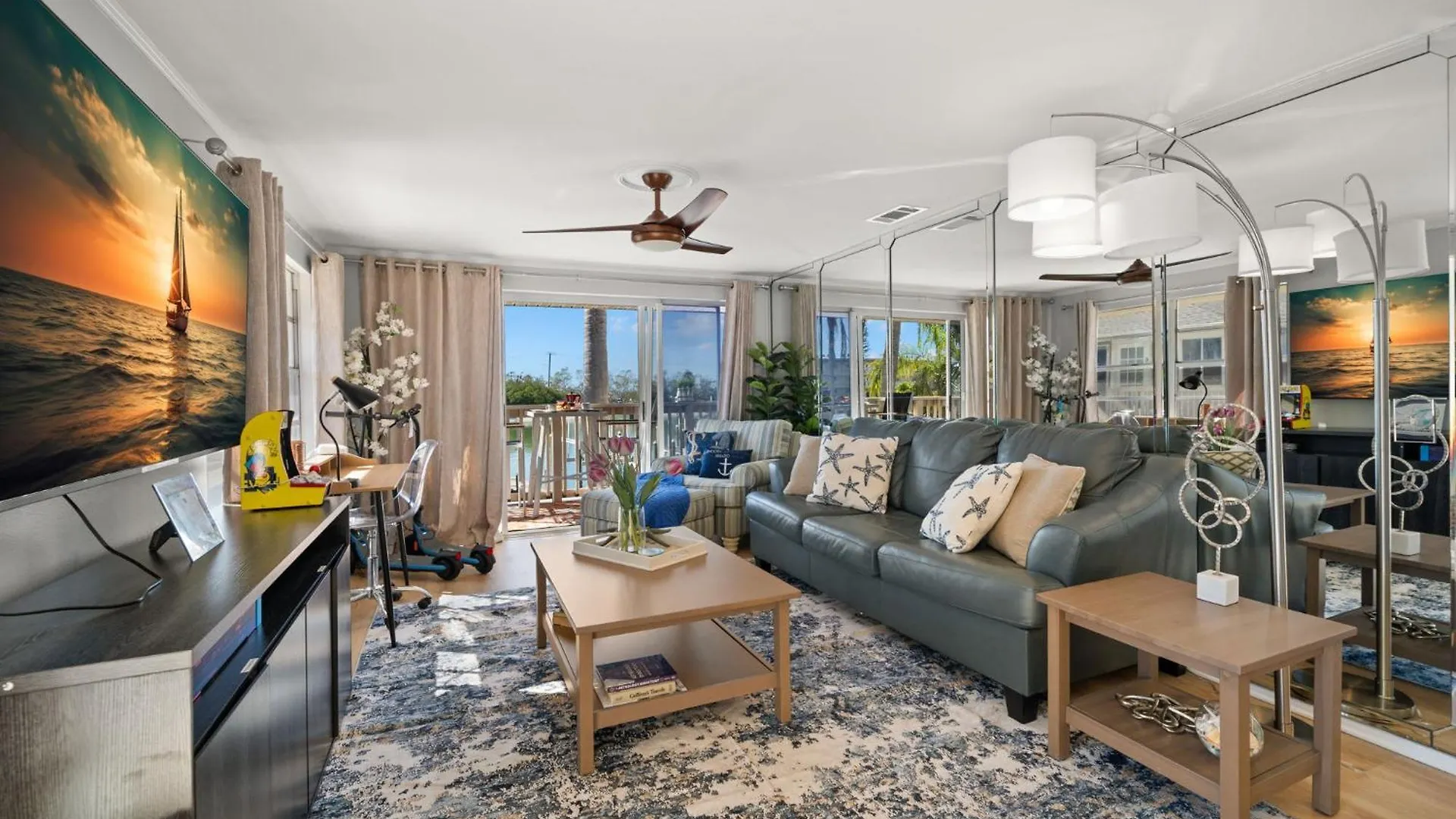 Bayside Escape-condo W Dock Pool And Near Holiday home Sarasota